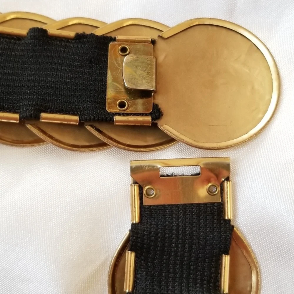 Vintage Gold-tone Discs strech bell